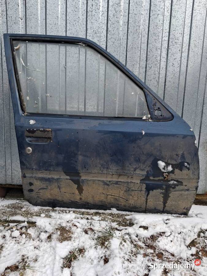 Peugeot 205 oś tylna drzwi tapicerka plastiki osobowe Żdżenice