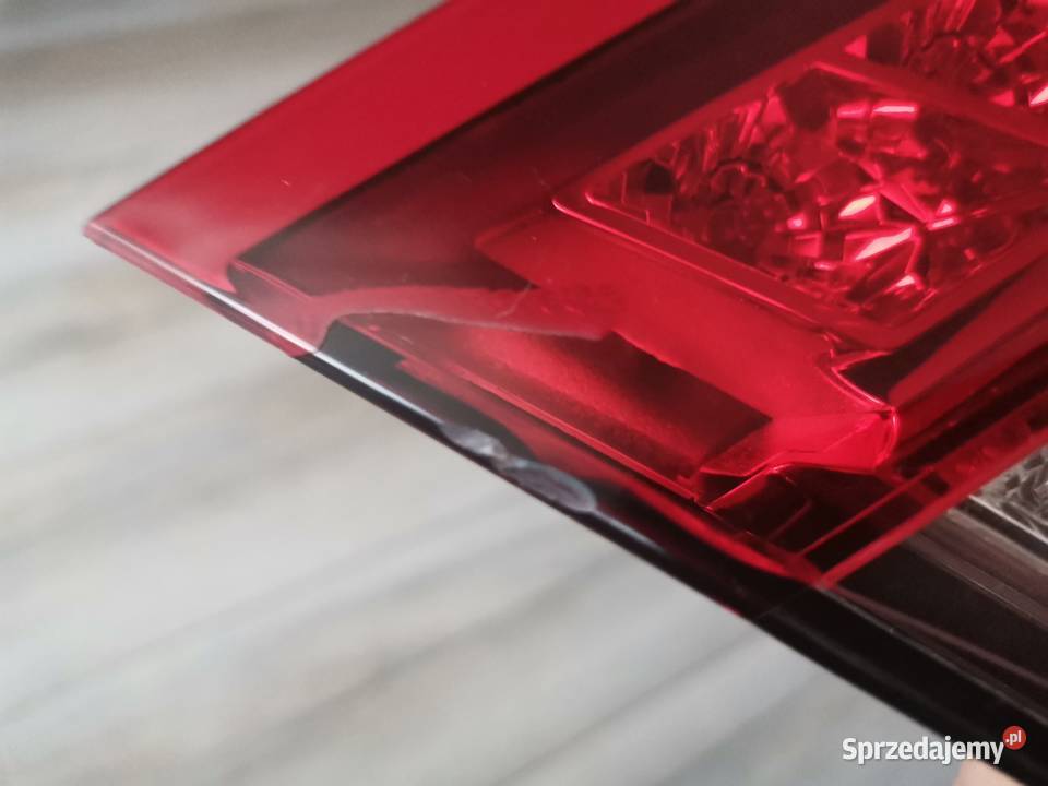 MERCEDES EKLASA W212 LEWA LAMPA W KLAPE Międzychód