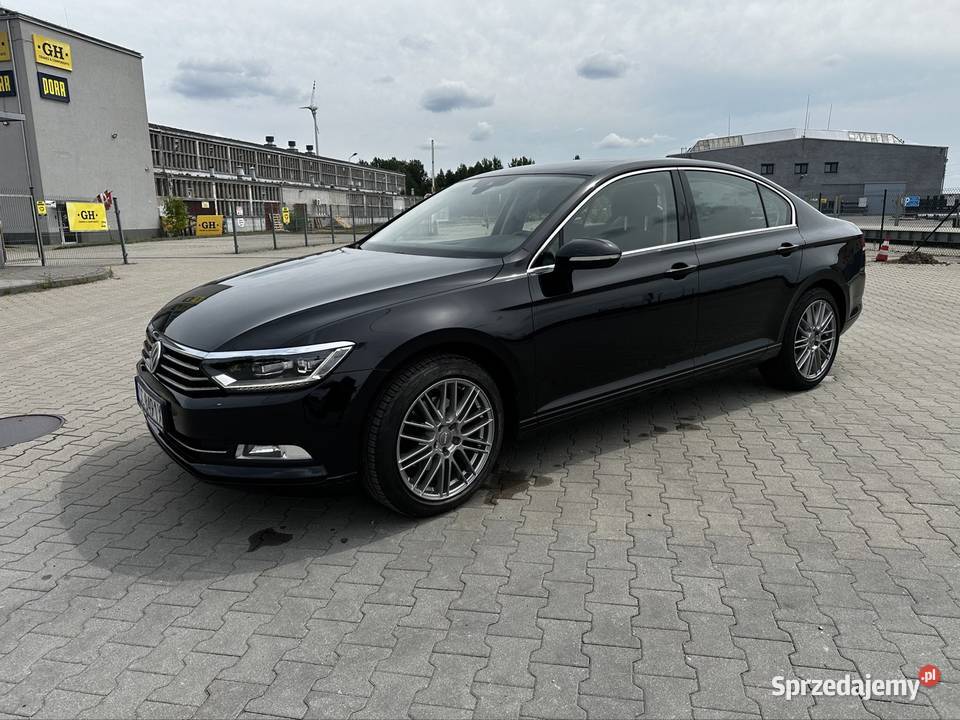 Volkswagen Passat B8 Comfortline 18TSI 180 czarny Łobodno