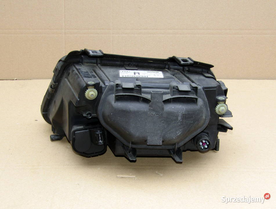 LAMPA PRZEDNIA PRAWA AUDI A4 B5 8D0941004E Mysłaków