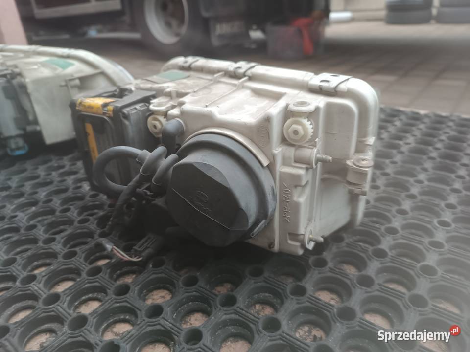 Volvo V40 s40 reflektory lampy Xenon Europa Częstochowa sprzedam