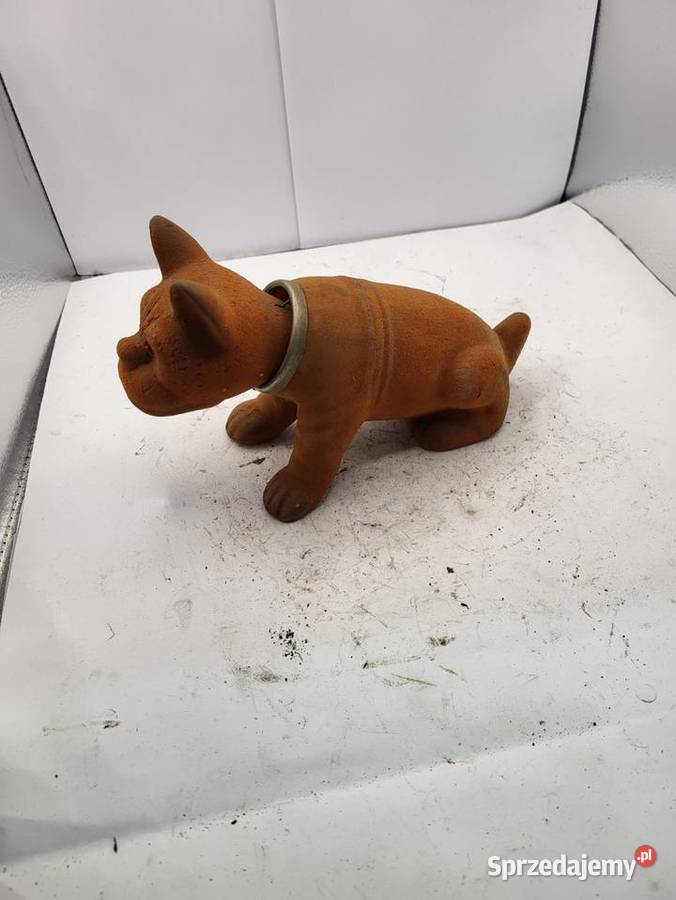 PIESEK BOKSER KIWAJĄCY PRL AUTO NA TYLNĄ PÓŁKĘ śląskie sprzedam