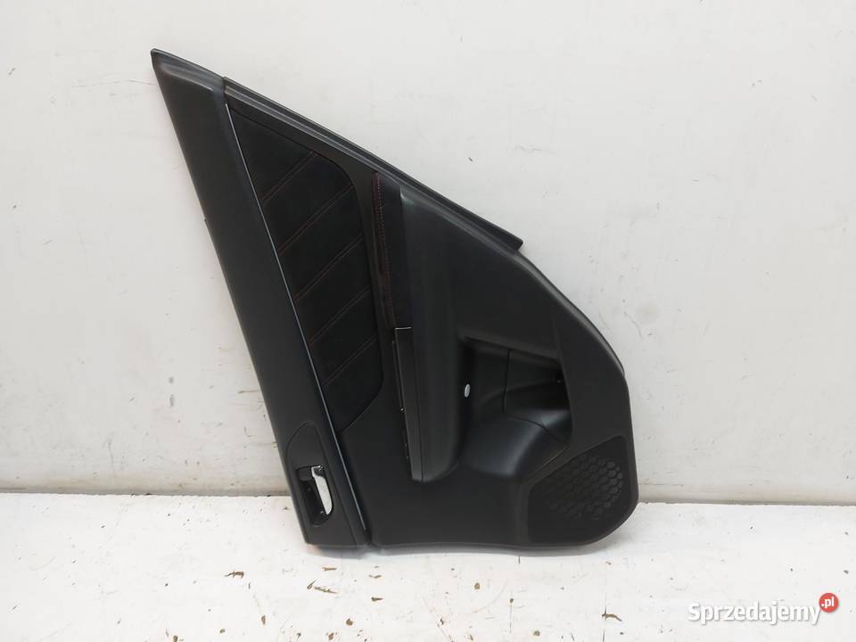 Subaru WRX STI 2015r tapicerka boczek bagażnika