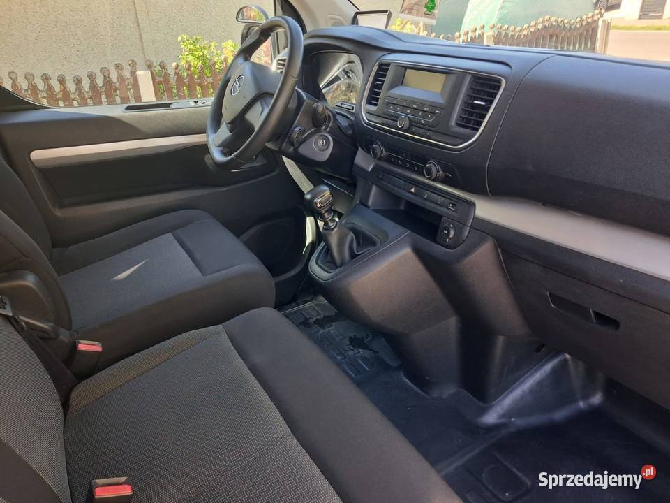 Opel Vivaro 6 osobowy silnik 20 Przykona sprzedam