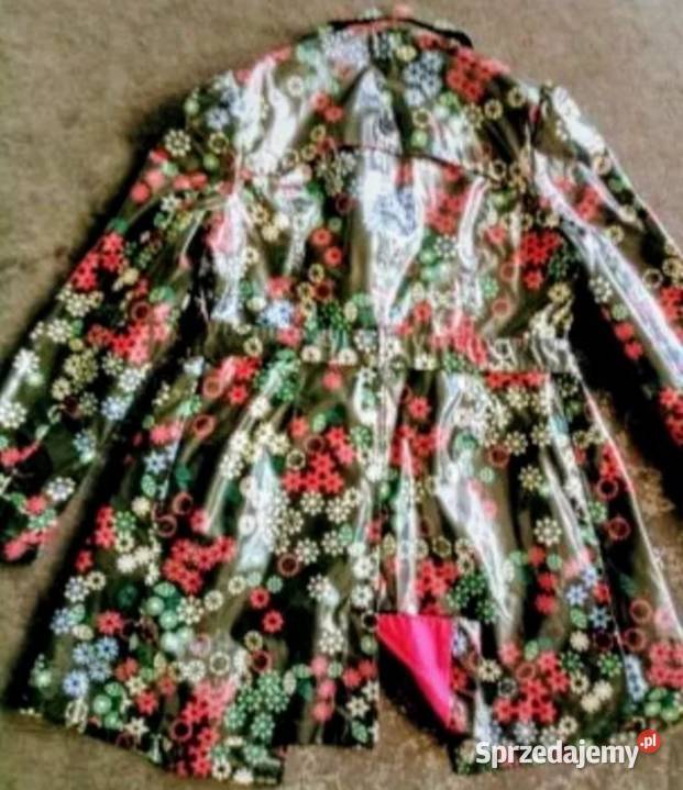 Płaszcz przeciwdeszczowy na potrzewce Marks Gdańsk