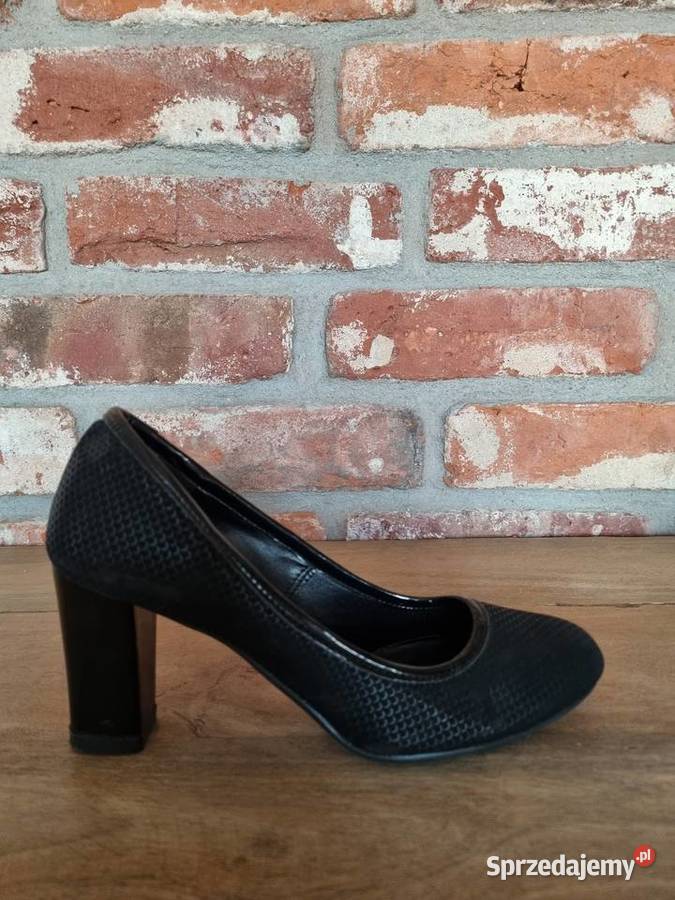 Czarne czółenka KrzyśBut Warszawa