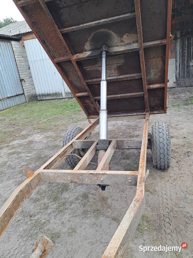Przyczepa jednoosiowa wywrotka na tył Przyczepy rolnicze Gizałki
