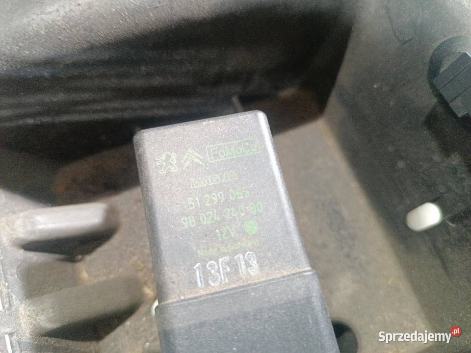 OBUDOWA SKRZYNKI BEZPIECZNIKÓW PEUGEOT 508 I 16