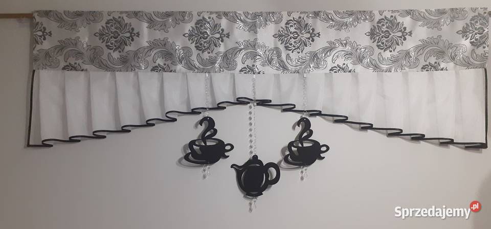 Lambrekin z zawieszkami