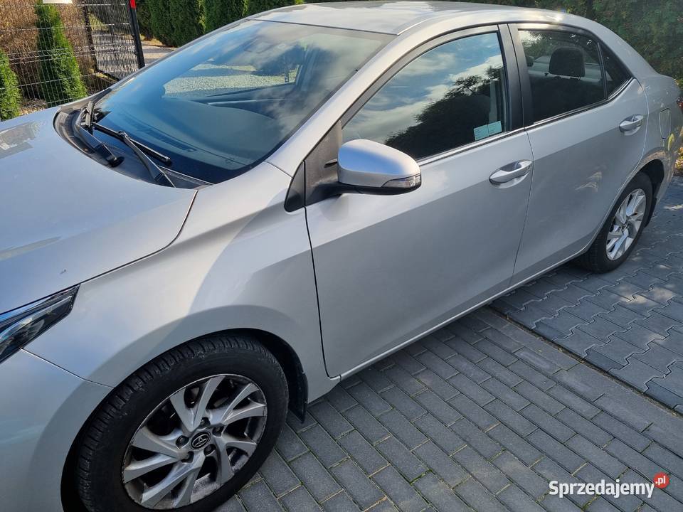 Sprzedam Toyote Corolle 16 benzyna 2017r 132 4/5 Radomsko