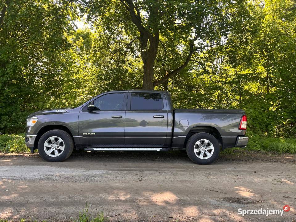 Ram 1500 57 Dodge HEMI bogate wyposażenie gotowy 180000km