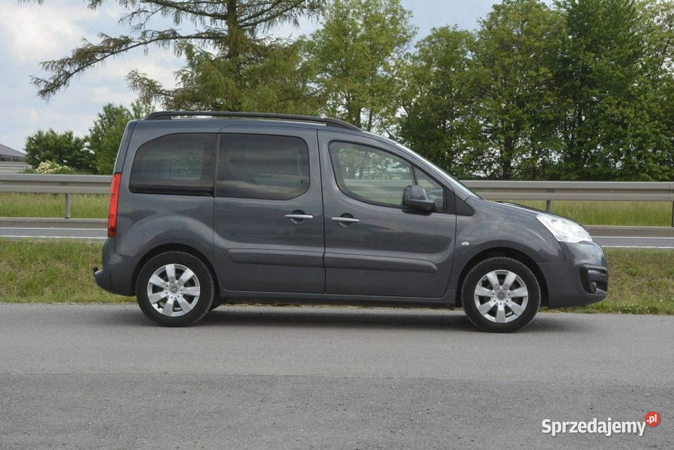 Citroen Berlingo 16 HDI kamera cofania Car Play