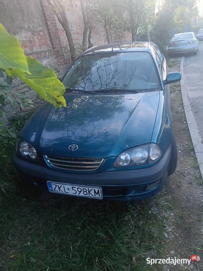 Sprzedam Toyota Avensis T22 Strzegom