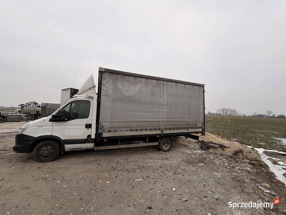 Iveco Daily plandeka 10 palet diesel Sobiesiernie
