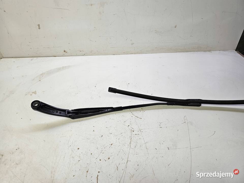 RAMIĘ WYCIERACZKI LEWE AUDI Q3 F3 83B955407A Przystajń