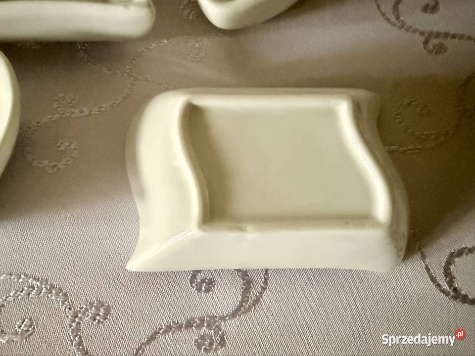 Zestaw porcelanowych salaterek i pater falistych biały Salaterki i półmiski Czerwionka-Leszczyny sprzedam