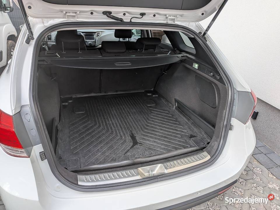 Hyundai i40 16 GDI Kombi Kamera Hak 2 komplety i40 Marki