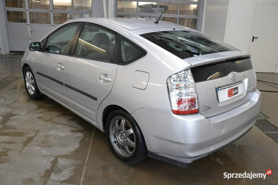 Toyota Prius 15 benzynka hybryda FAJNY PRZEBIEG małopolskie