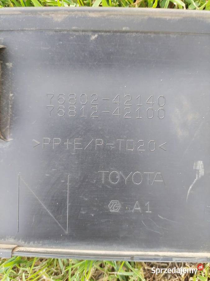 Listwa blenda klapy bagażnika Toyota RAV4 RAV 4