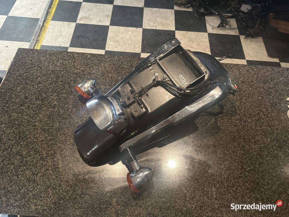 Honda VT700 VT750 Błotnik Tył Lampa Poznań