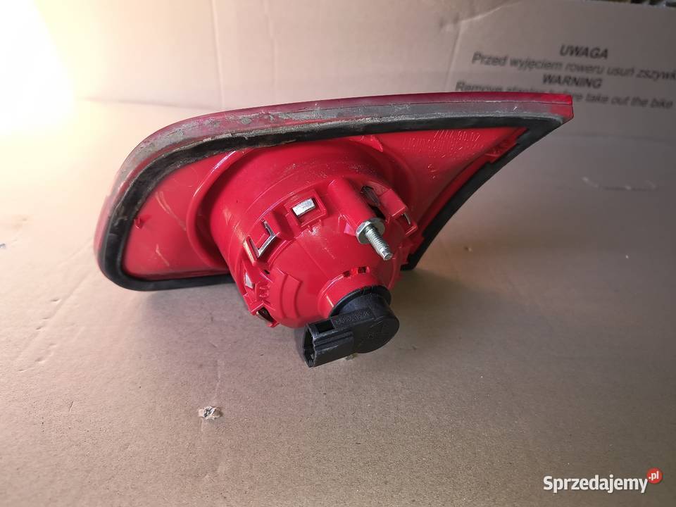 Vw Passat B6 kombi lampa tył tylna lewa w klapę Oświetlenie Domasław