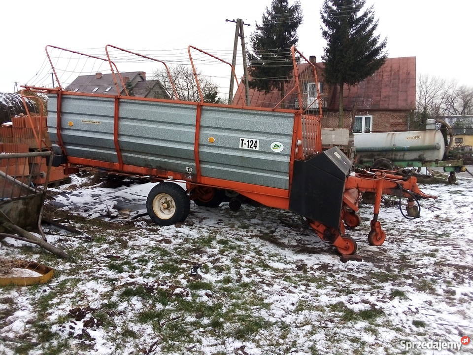 Przyczepa samozbierająca T124 nieuszkodzony Sadlno sprzedam