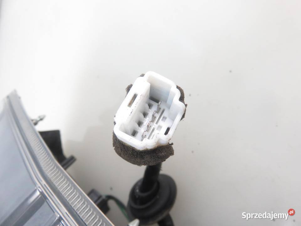 LAMPA PRAWA TYLNA MITSUBISHI OUTLANDER II CWW sprzedam