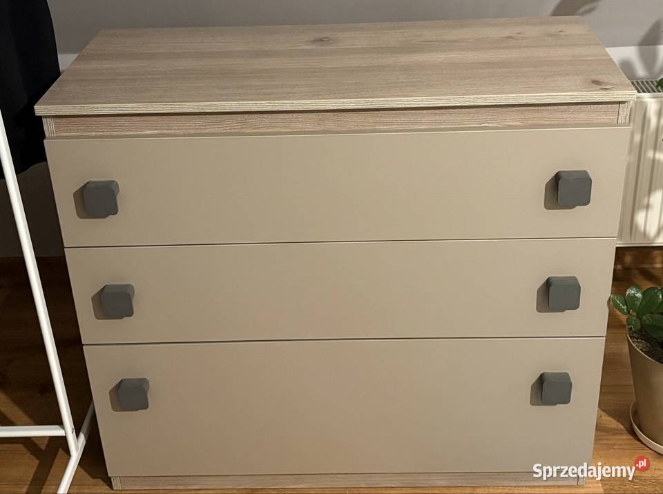 Komplet solidnych mebli