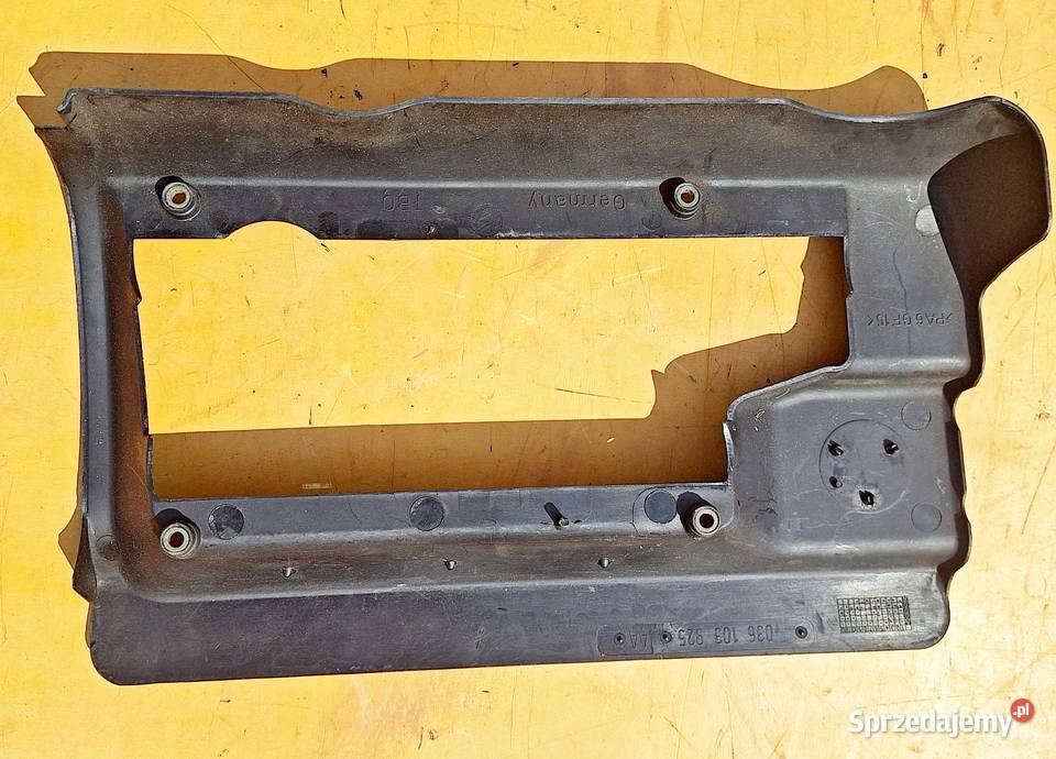 VW GOLF IV 14 POKRYWA GÓRNA SILNIKA 036103925AA Silniki i osprzęt Radom