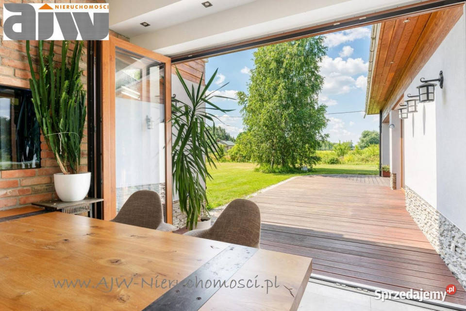 Sprzedaż domu wolnostojącego Osieck 560m2