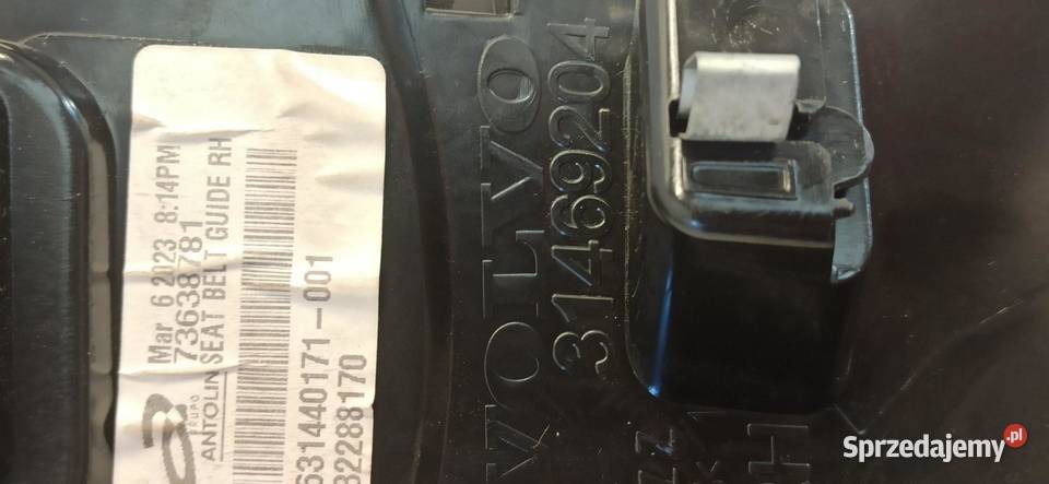 VOLVO XC40 OSŁONA SŁUPKA PRAWY TYŁ 31469204 osobowe
