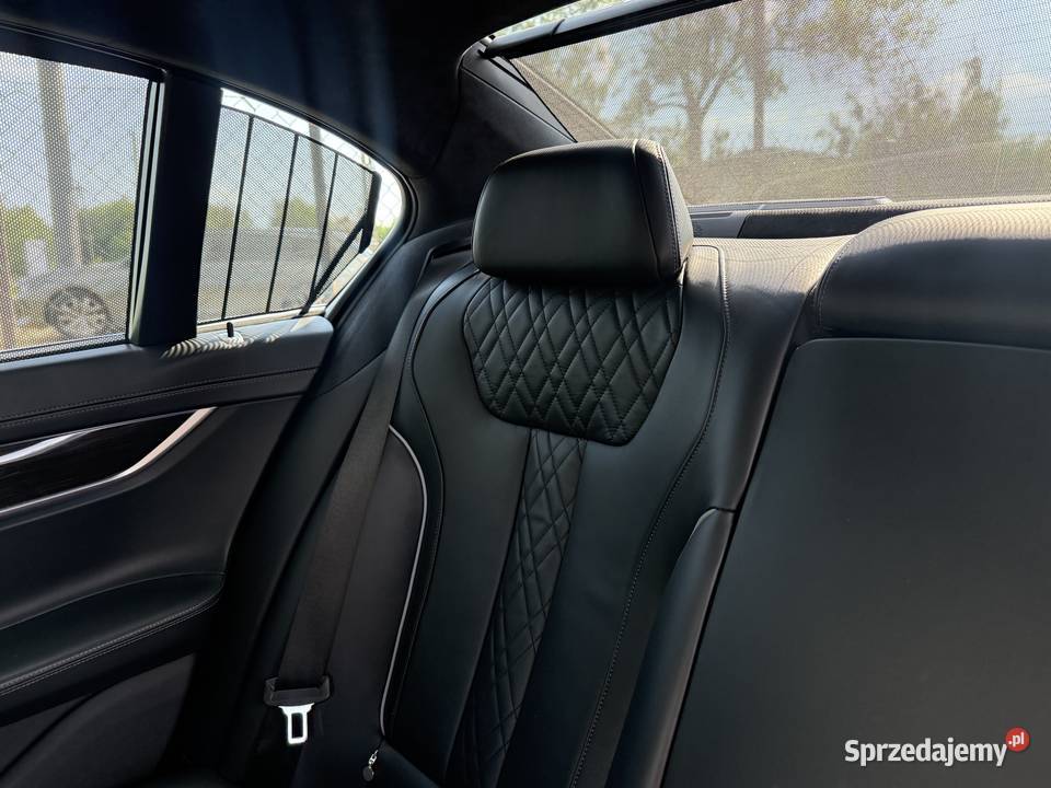 BMW 750i xDrive Auto do Ślubu Transfery VIP Olsztyn
