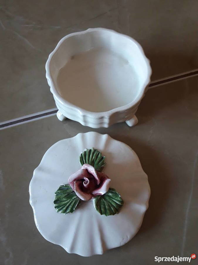 Porcelanowe puzderkoszkatułka Bossano lubelskie Janów Lubelski