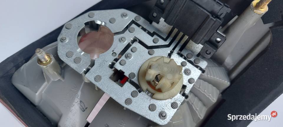 Lampa lewa tył mercedes w210 kombi lift Zbąszyń