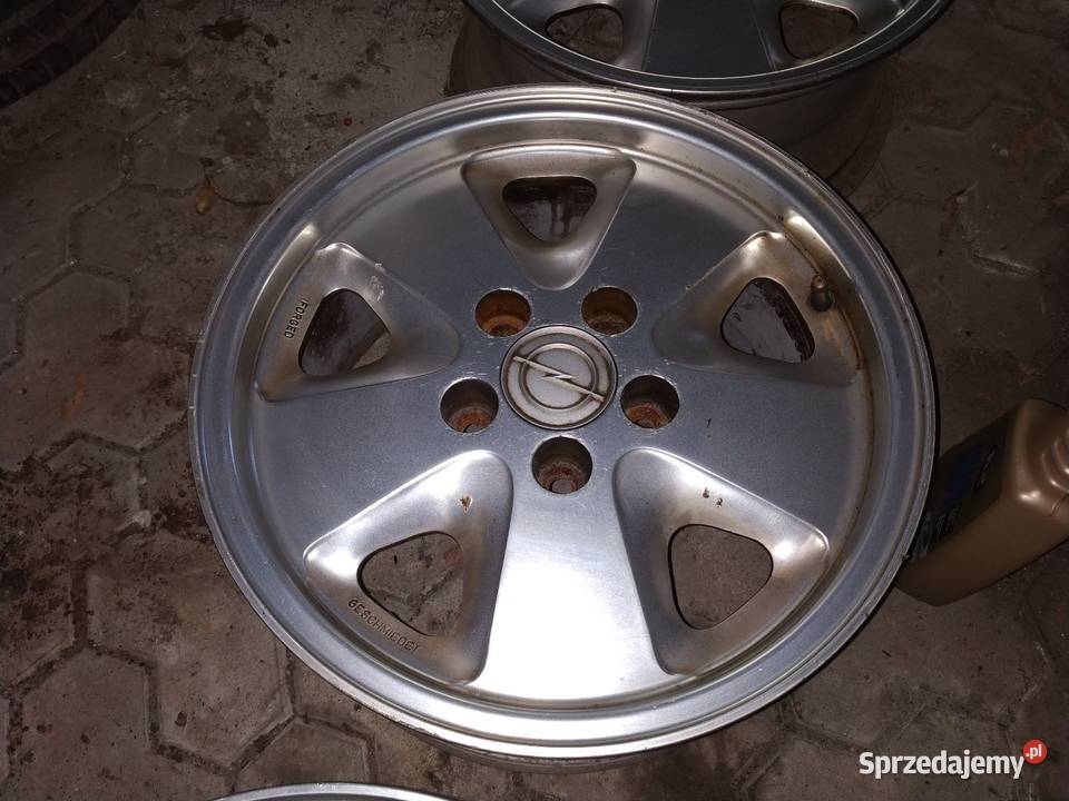 Felgi Opel Omega 3000 15x7 ET39 5x110 Kute