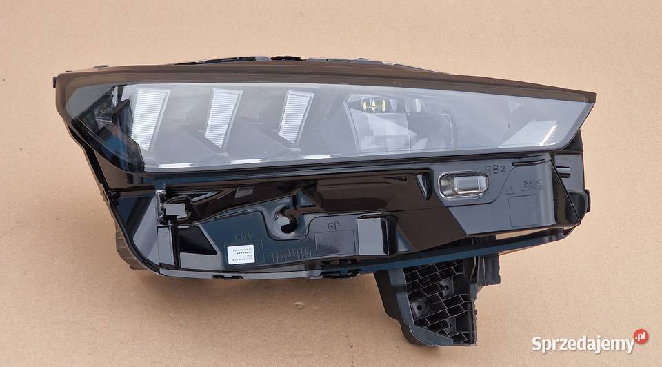 PEUGEOT 5008 III 3 LAMPA REFLEKTOR PRAWY FULL osobowe Bieleń