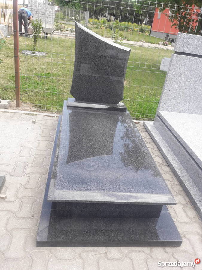 Nagrobek impala Strzegom