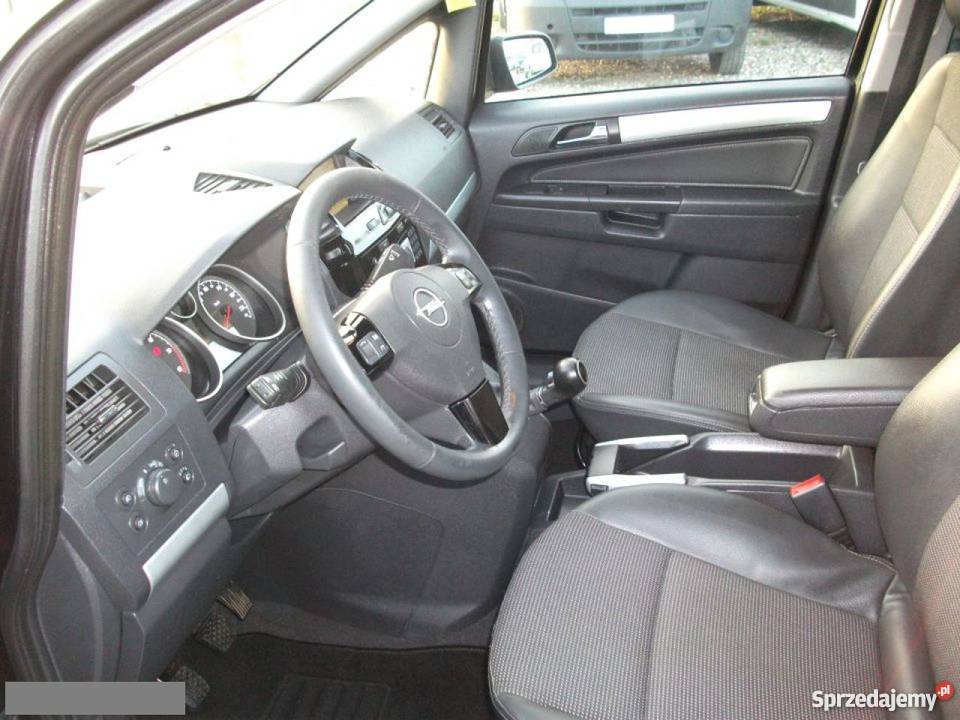 Na sprzedaż Opel czarny Opoczno sprzedam