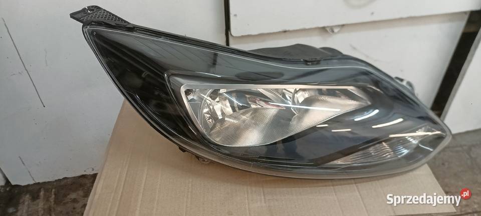 Lampa prawy przód Ford Focus MK3 świętokrzyskie Kielce sprzedam