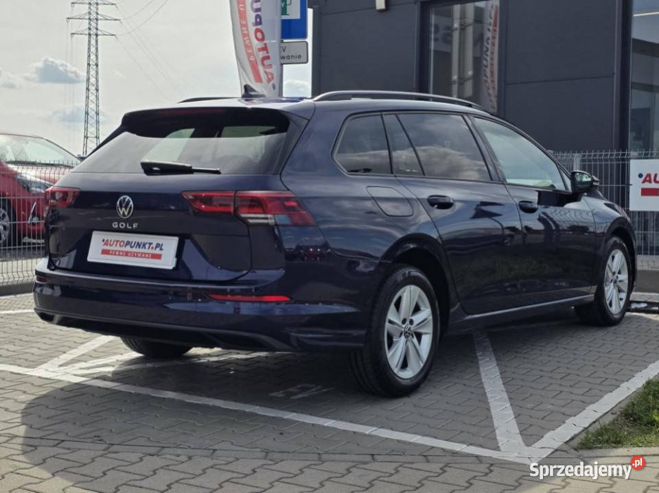 Volkswagen Golf 2023r FV23 niski przebieg salon manualna Golf sprzedam