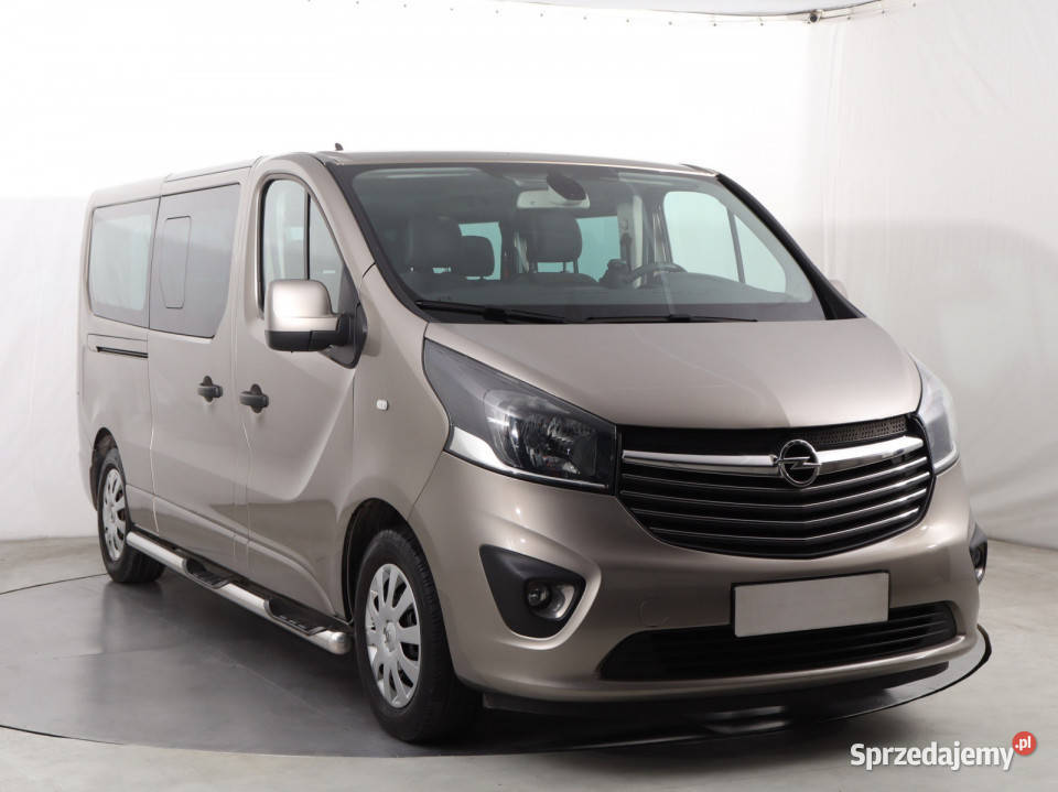 Opel Vivaro 16 BiCDTI światła przeciwmgielne Katowice