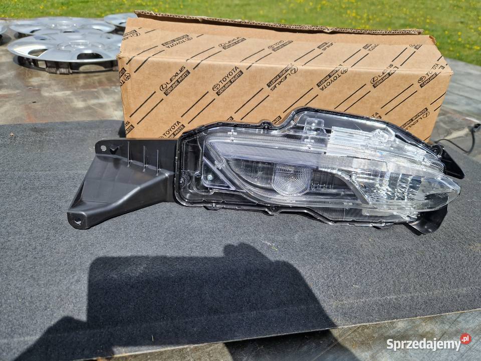 Toyota Yaris Cross Halogen DRL NOWY ORYGINAŁ prawe