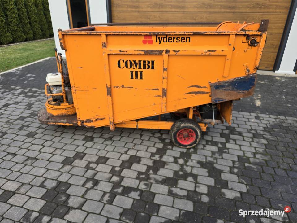 Mini paszowóz samojezdny Wąbrzeźno sprzedam