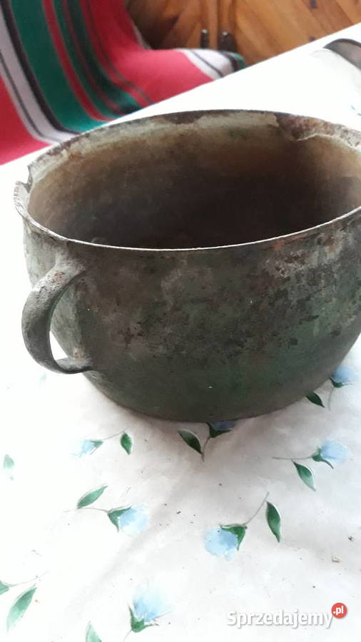 Przedwojenne żeliwne naczynie odcienie brązowego