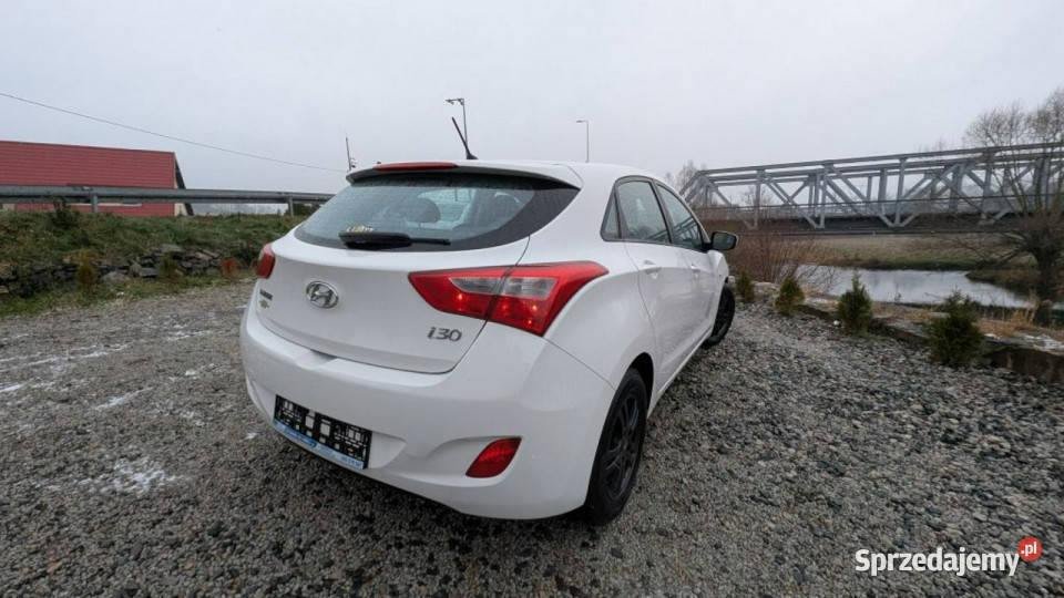 Hyundai i30 2 komplety opon II 2012 2016 Samochody osobowe Kamienna Góra sprzedam