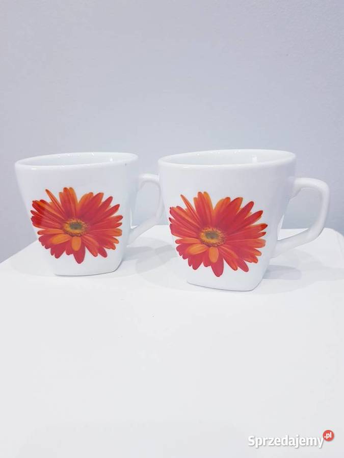 Zestaw porcelanowych filiżanek w gerbery śląskie Dąbrowa Górnicza