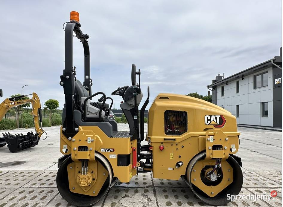 WALEC DROGOWY CATERPILLAR CB27 GC Tuliszków