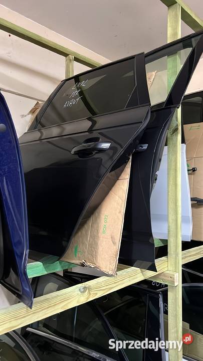 Audi a4 b9 sline competition listwy ramki drzwi Rok produkcji 2018 łódzkie Łódź