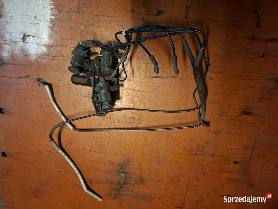 Zawór zawory podciśnienia Citroen C5 20 HDI Rok produkcji 2001 Zawory podciśnienia Przyborów