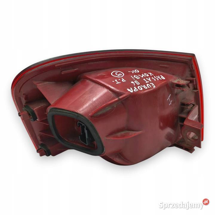 LAMPA PRAWA VW Passat B6 kombi prawy tył tylnia Lampy tylne Chełm